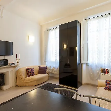 Aurora Apartment *